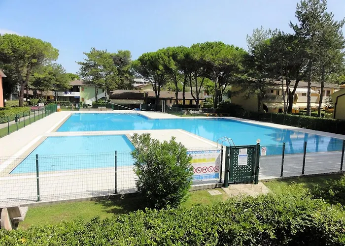 Bright Flat In A With Shared Pool Bibione