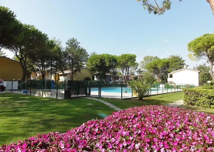 Bright Flat In A With Shared Pool Bibione