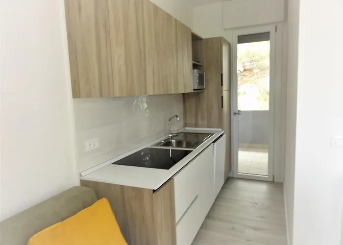 Bright Flat In A With Shared Pool Lägenhet