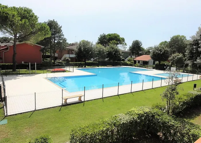 Lägenhet Bright Flat In A With Shared Pool Bibione